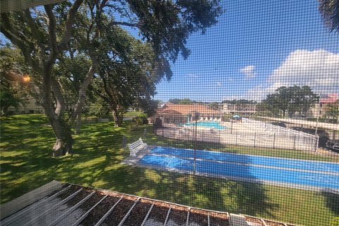 Condo in Dunedin, Florida, 2 bedrooms  № 1913566 - photo 14