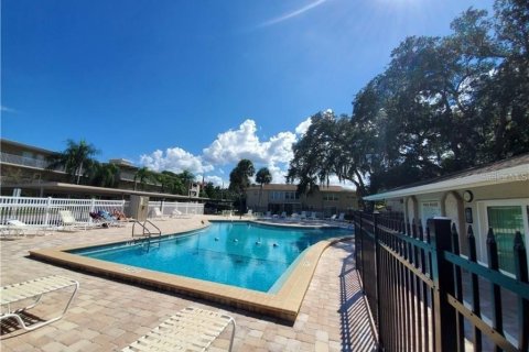 Condo in Dunedin, Florida, 2 bedrooms  № 1913566 - photo 27