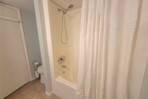 Condo in Dunedin, Florida, 2 bedrooms  № 1913566 - photo 17