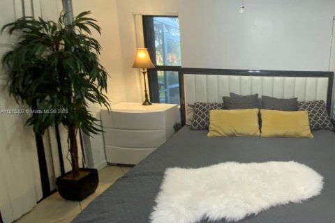 Casa en venta en Miami, Florida, 3 dormitorios, 155.98 m2 № 1790829 - foto 9