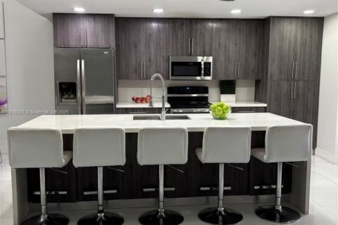 Casa en venta en Miami, Florida, 3 dormitorios, 155.98 m2 № 1790829 - foto 20