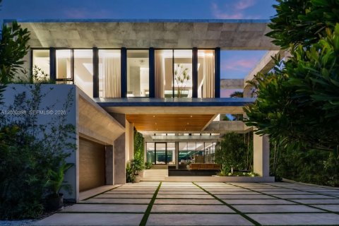 House in Miami Beach, Florida 7 bedrooms, 771.09 sq.m. № 2189764 - photo 5