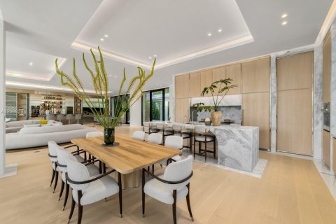 House in Miami Beach, Florida 7 bedrooms, 771.09 sq.m. № 2189764 - photo 28