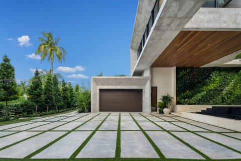 House in Miami Beach, Florida 7 bedrooms, 771.09 sq.m. № 2189764 - photo 7