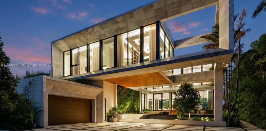 House in Miami Beach, Florida 7 bedrooms, 771.09 sq.m. № 2189764
