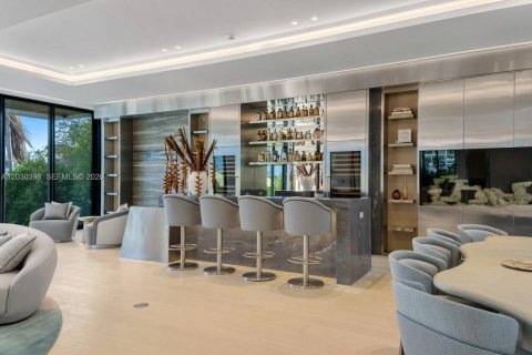 House in Miami Beach, Florida 7 bedrooms, 771.09 sq.m. № 2189764 - photo 16