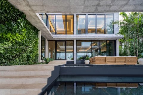 House in Miami Beach, Florida 7 bedrooms, 771.09 sq.m. № 2189764 - photo 8