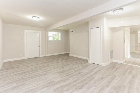 House in Jacksonville, Florida 4 bedrooms, 227.42 sq.m. № 1813489 - photo 9