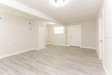 House in Jacksonville, Florida 4 bedrooms, 227.42 sq.m. № 1813489 - photo 8