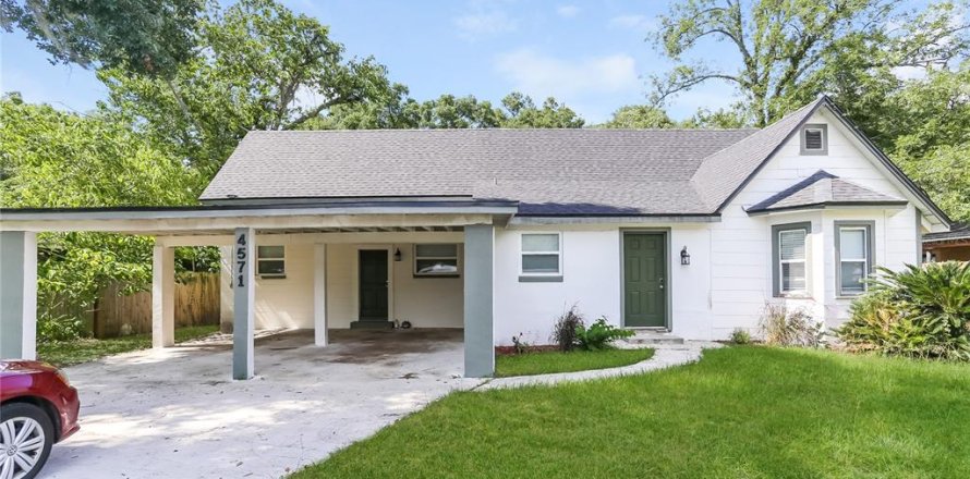 House in Jacksonville, Florida 4 bedrooms, 227.42 sq.m. № 1813489