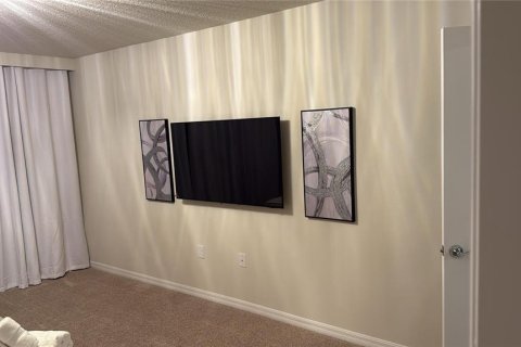Touwnhouse à vendre à Clermont, Floride: 5 chambres, 210.8 m2 № 2404842 - photo 10