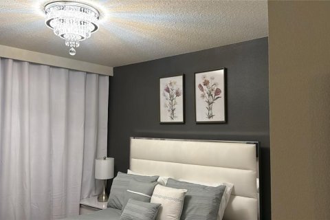 Touwnhouse à vendre à Clermont, Floride: 5 chambres, 210.8 m2 № 2404842 - photo 13