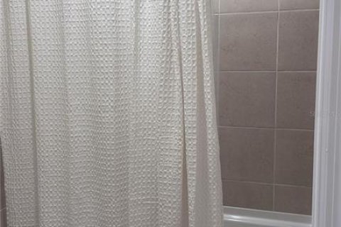 Touwnhouse à vendre à Clermont, Floride: 5 chambres, 210.8 m2 № 2404842 - photo 5