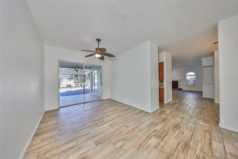 Villa ou maison à vendre à Valrico, Floride: 4 chambres, 301.47 m2 № 1825103 - photo 5