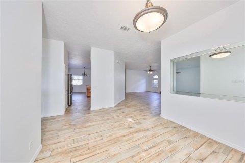 Villa ou maison à vendre à Valrico, Floride: 4 chambres, 301.47 m2 № 1825103 - photo 17