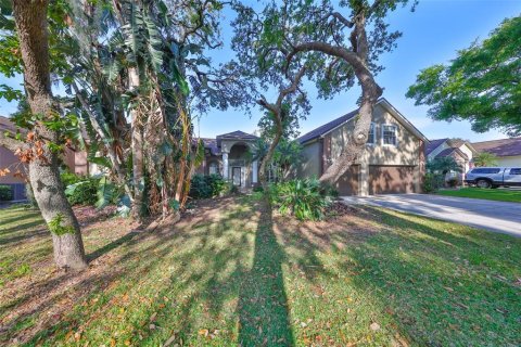 Villa ou maison à vendre à Valrico, Floride: 4 chambres, 301.47 m2 № 1825103 - photo 3