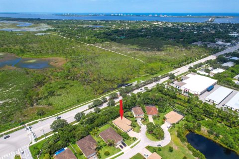 House in Jensen Beach, Florida 4 bedrooms, 227.89 sq.m. № 870835 - photo 1
