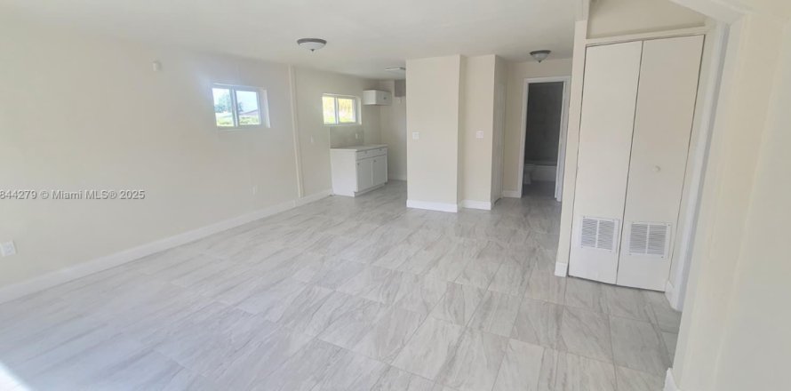 Villa ou maison à Miami Gardens, Floride 3 chambres, 88.44 m2 № 1979278