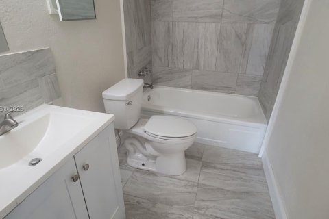 Villa ou maison à vendre à Miami Gardens, Floride: 3 chambres, 88.44 m2 № 1979278 - photo 4