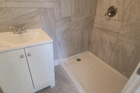 Villa ou maison à vendre à Miami Gardens, Floride: 3 chambres, 88.44 m2 № 1979278 - photo 2