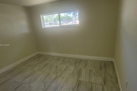 Villa ou maison à vendre à Miami Gardens, Floride: 3 chambres, 88.44 m2 № 1979278 - photo 6