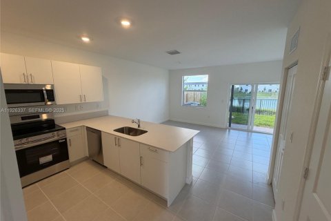 Touwnhouse à louer à Homestead, Floride: 3 chambres № 1984726 - photo 4