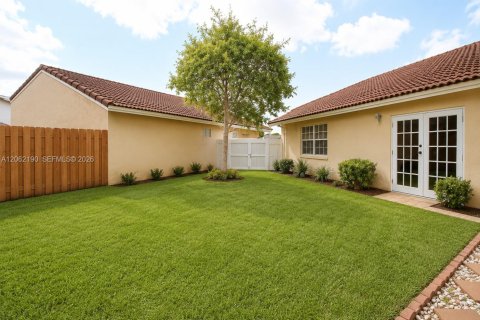 House in Miami, Florida 3 bedrooms, 129.04 sq.m. № 2192095 - photo 11