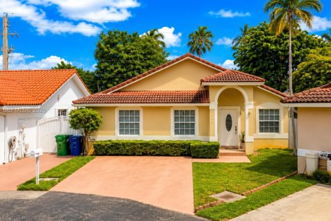 House in Miami, Florida 3 bedrooms, 129.04 sq.m. № 2192095 - photo 24