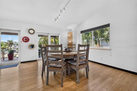 Casa en venta en Saint Petersburg, Florida, 4 dormitorios, 404.12 m2 № 2203912 - foto 23