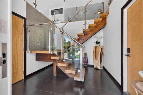 Casa en venta en Saint Petersburg, Florida, 4 dormitorios, 404.12 m2 № 2203912 - foto 8