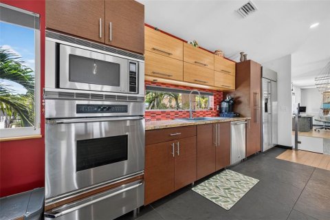 Casa en venta en Saint Petersburg, Florida, 4 dormitorios, 404.12 m2 № 2203912 - foto 18