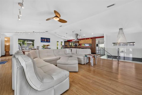 Casa en venta en Saint Petersburg, Florida, 4 dormitorios, 404.12 m2 № 2203912 - foto 14