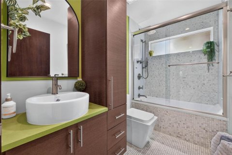 Casa en venta en Saint Petersburg, Florida, 4 dormitorios, 404.12 m2 № 2203912 - foto 28