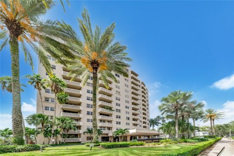 Condominio en venta en Coral Gables, Florida, 2 dormitorios, 140.28 m2 № 2000799 - foto 15