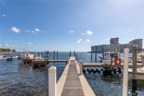 Купить кондоминиум в Майами, Флорида 3 спальни, 319.96м2, № 2062509 - фото 5