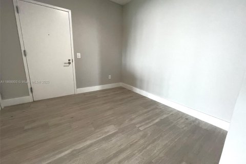 Copropriété à vendre à Miami, Floride: 3 chambres, 103.12 m2 № 1896981 - photo 17