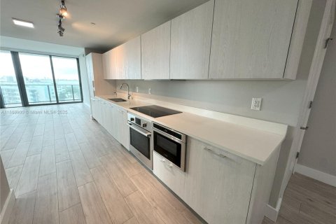 Copropriété à vendre à Miami, Floride: 3 chambres, 103.12 m2 № 1896981 - photo 2