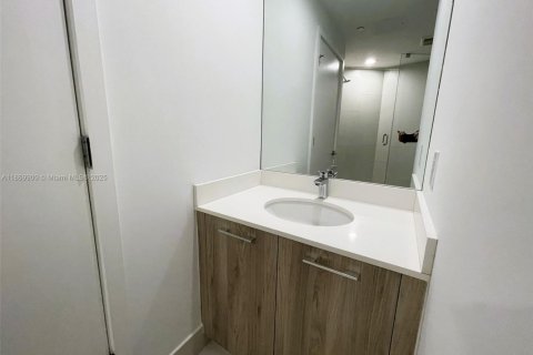 Copropriété à vendre à Miami, Floride: 3 chambres, 103.12 m2 № 1896981 - photo 18