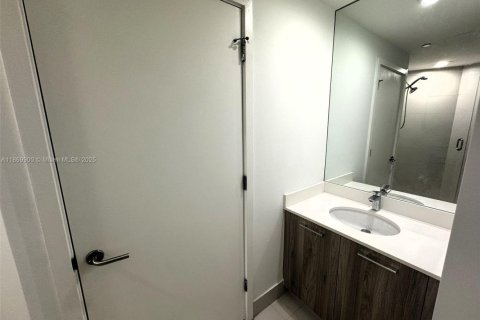 Copropriété à vendre à Miami, Floride: 3 chambres, 103.12 m2 № 1896981 - photo 11