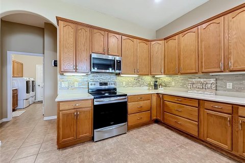 House in Leesburg, Florida 3 bedrooms, 246.19 sq.m. № 2236884 - photo 21