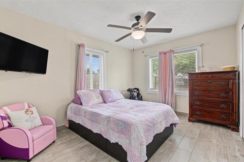 House in Plant City, Florida 3 bedrooms, 127.09 sq.m. № 2403656 - photo 27