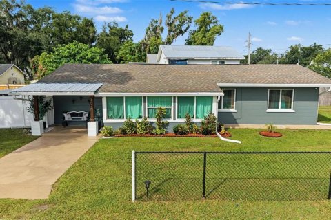 House in Plant City, Florida 3 bedrooms, 127.09 sq.m. № 2403656
