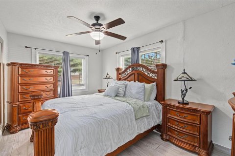 House in Plant City, Florida 3 bedrooms, 127.09 sq.m. № 2403656 - photo 22