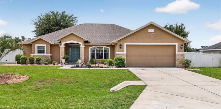 Villa ou maison à Ocala, Floride 3 chambres, 186.27 m2 № 2202021
