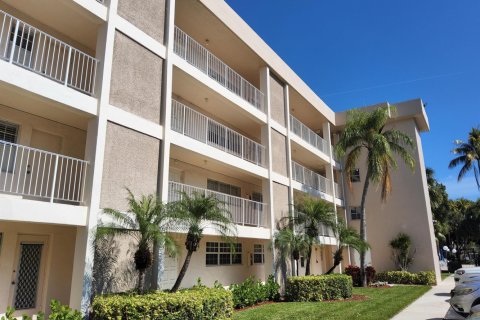 Copropriété à vendre à Pompano Beach, Floride: 3 chambres, 129.13 m2 № 2259936 - photo 2