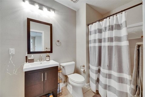 Casa en venta en Plant City, Florida, 6 dormitorios, 331.38 m2 № 1798508 - foto 24