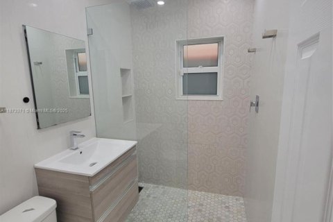 Villa ou maison à louer à Fort Lauderdale, Floride: 3 chambres, 126.25 m2 № 1921618 - photo 16