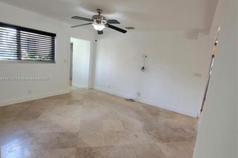 Villa ou maison à louer à Fort Lauderdale, Floride: 3 chambres, 126.25 m2 № 1921618 - photo 19