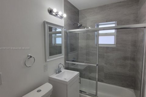 Villa ou maison à louer à Fort Lauderdale, Floride: 3 chambres, 126.25 m2 № 1921618 - photo 7