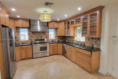 Villa ou maison à louer à Fort Lauderdale, Floride: 3 chambres, 126.25 m2 № 1921618 - photo 8